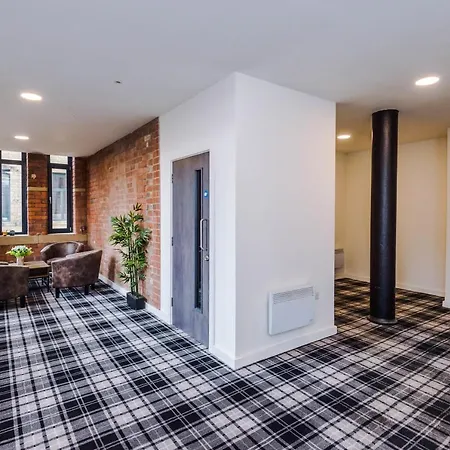 2 Bedroom Duplex In Bradford Apartment *