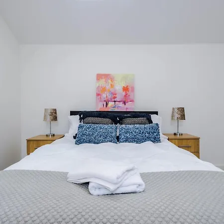 2 Bedroom Duplex In Bradford